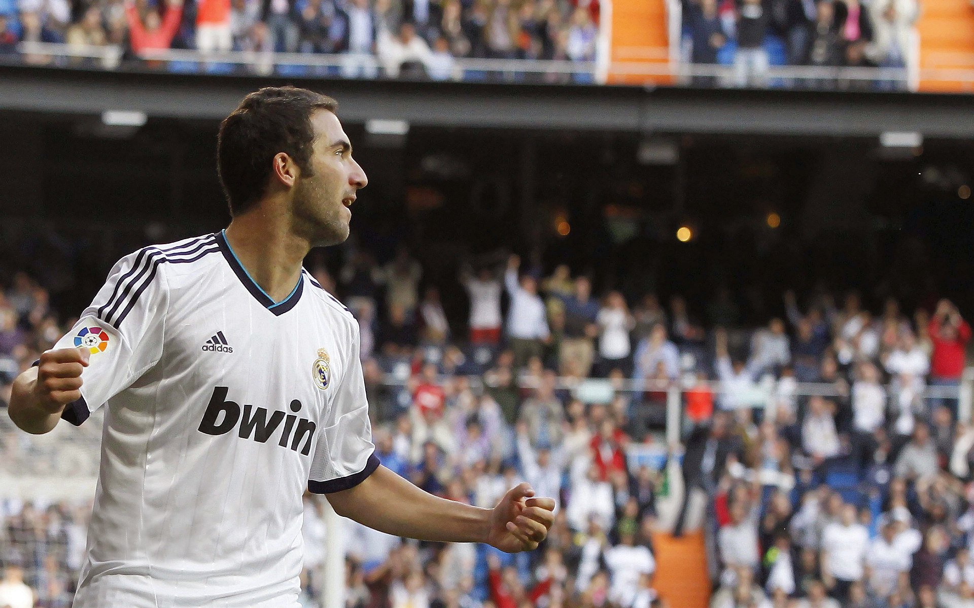 Rookie与50激战掘金分钟，险胜胜负难料！，浓眉哥焦点对战全场沸腾不已